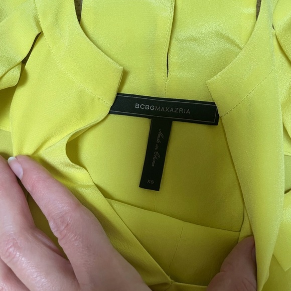 BCBG MaxAzaria Yellow sleeveless top XS - Picture 2 of 5